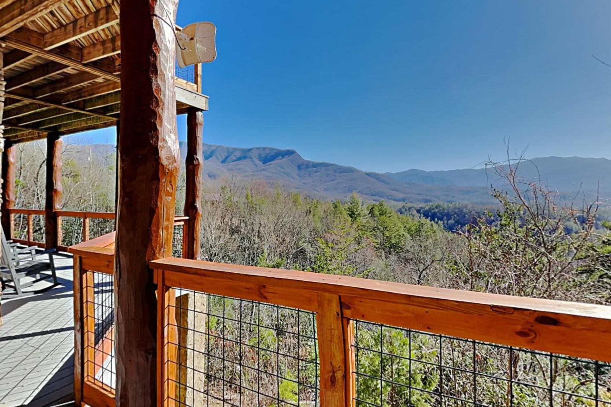 Pinnacle Chalet Gatlinburg Exterior photo