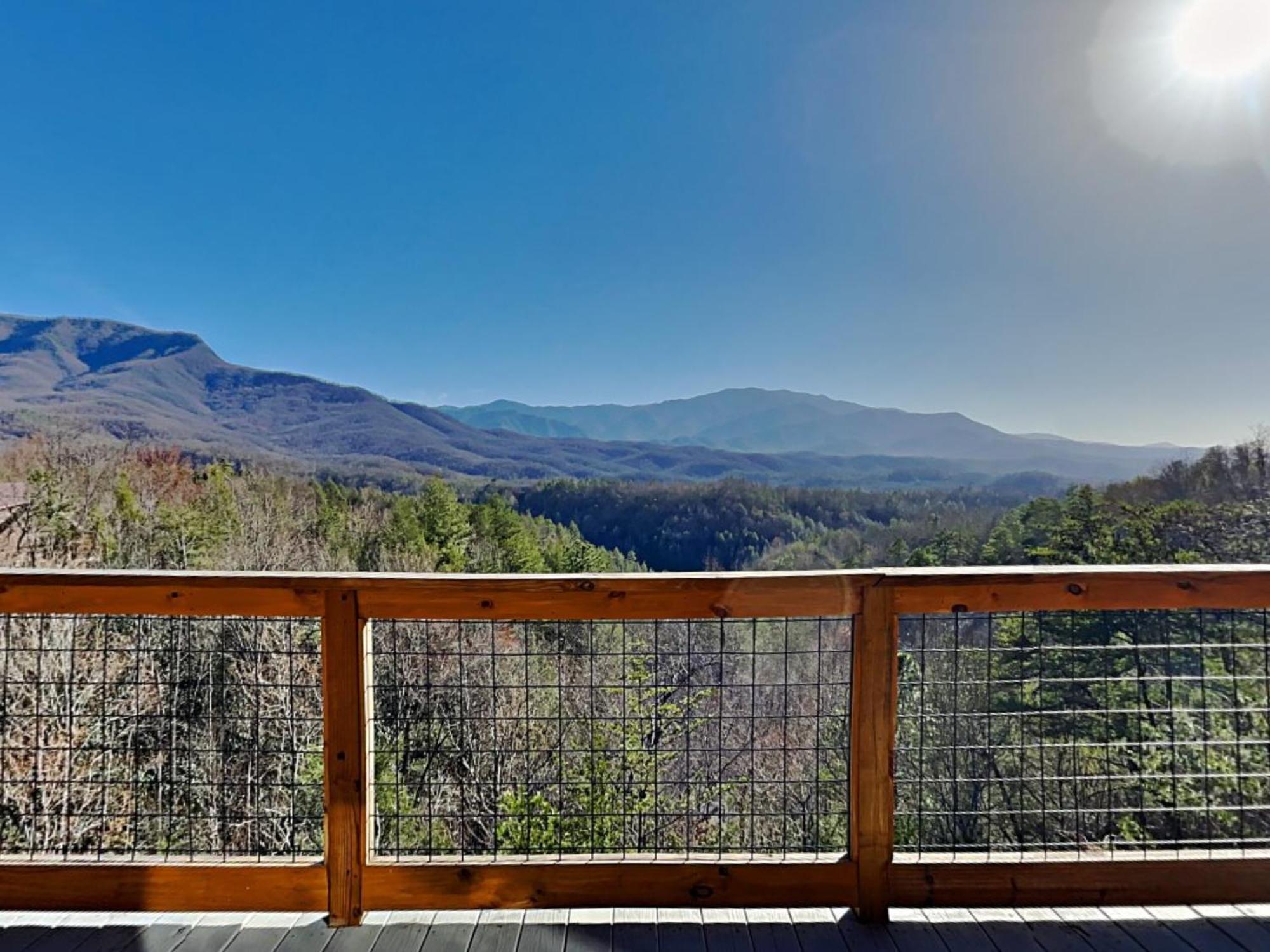 Pinnacle Chalet Gatlinburg Exterior photo